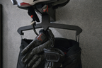 EvoHolder Motorradgarderobe als Wandhalterung für Helm, Lederkombi, Handschuhe und Schlüssel